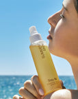 Say hi Summer Skin, mgiełka samoopalajaca do twarzy i dekoltu, mgiełka samoopalajaca z mikropigmentami, mgiełka stopniowo opalająca do twarzy i dekoltu, mgiełka brązująca do twarzy, samoopalacz do twarzy, mgiełka say hi, rozświetlająca mgiełka samoopalająca do twarzy, nawilżająca mgiełka samoopalajaca do twarzy, rozświetlająca mgiełka do twarzy, nawilżająca mgiełka do twarzy, hydrating + self tan glowing mist, bronzing mist, gradually tanning mist