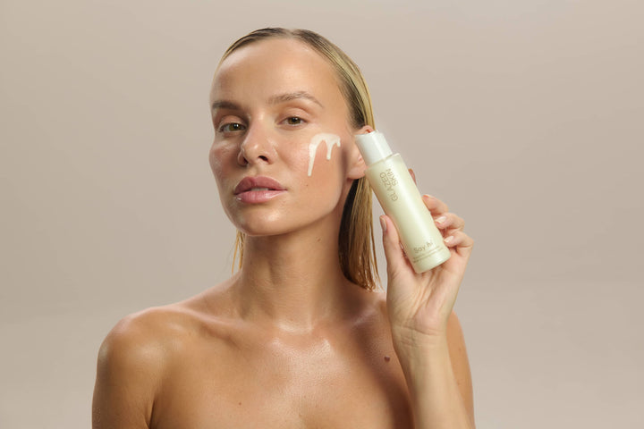 Say hi naturalne wegańskie kosmetyki do pielęgnacji twarzy. Wakacyjna skóra przez cały rok. Say hi to vegan, natural skincare products. Natural glowy skin, vacation skin all year long.    